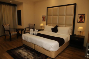 New Aar Kay Inn & Suites